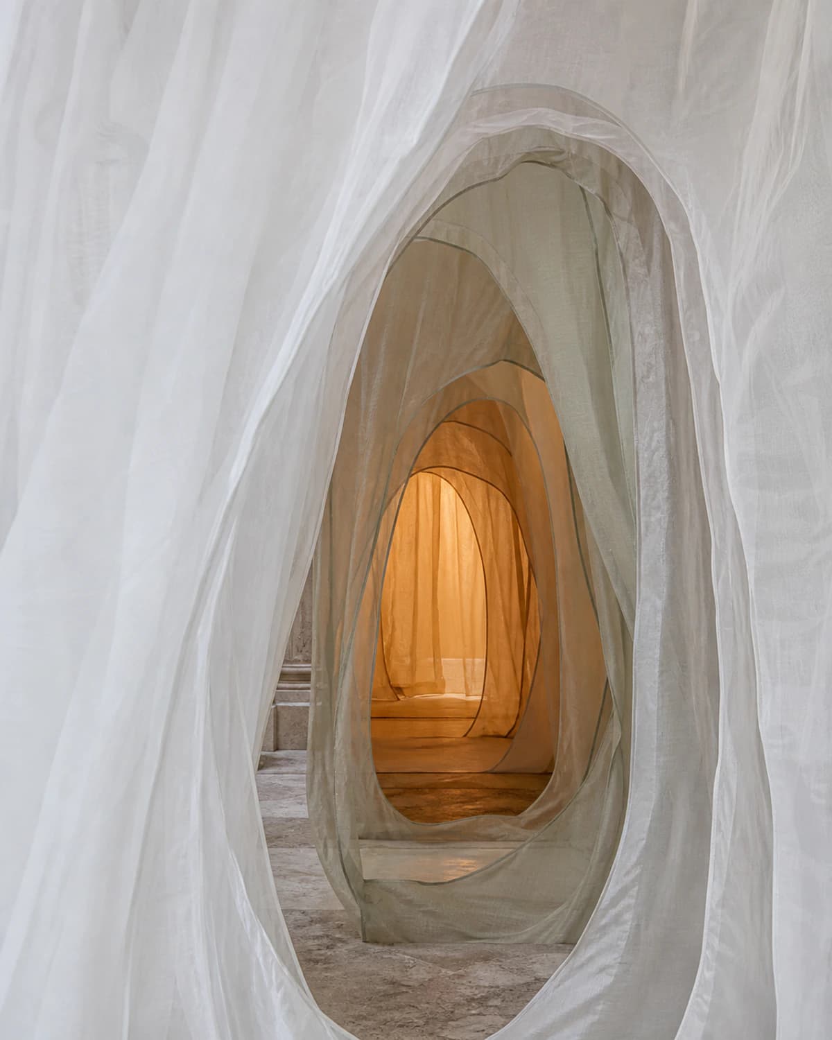 Entrance sequence through the veils of Veil Chamber